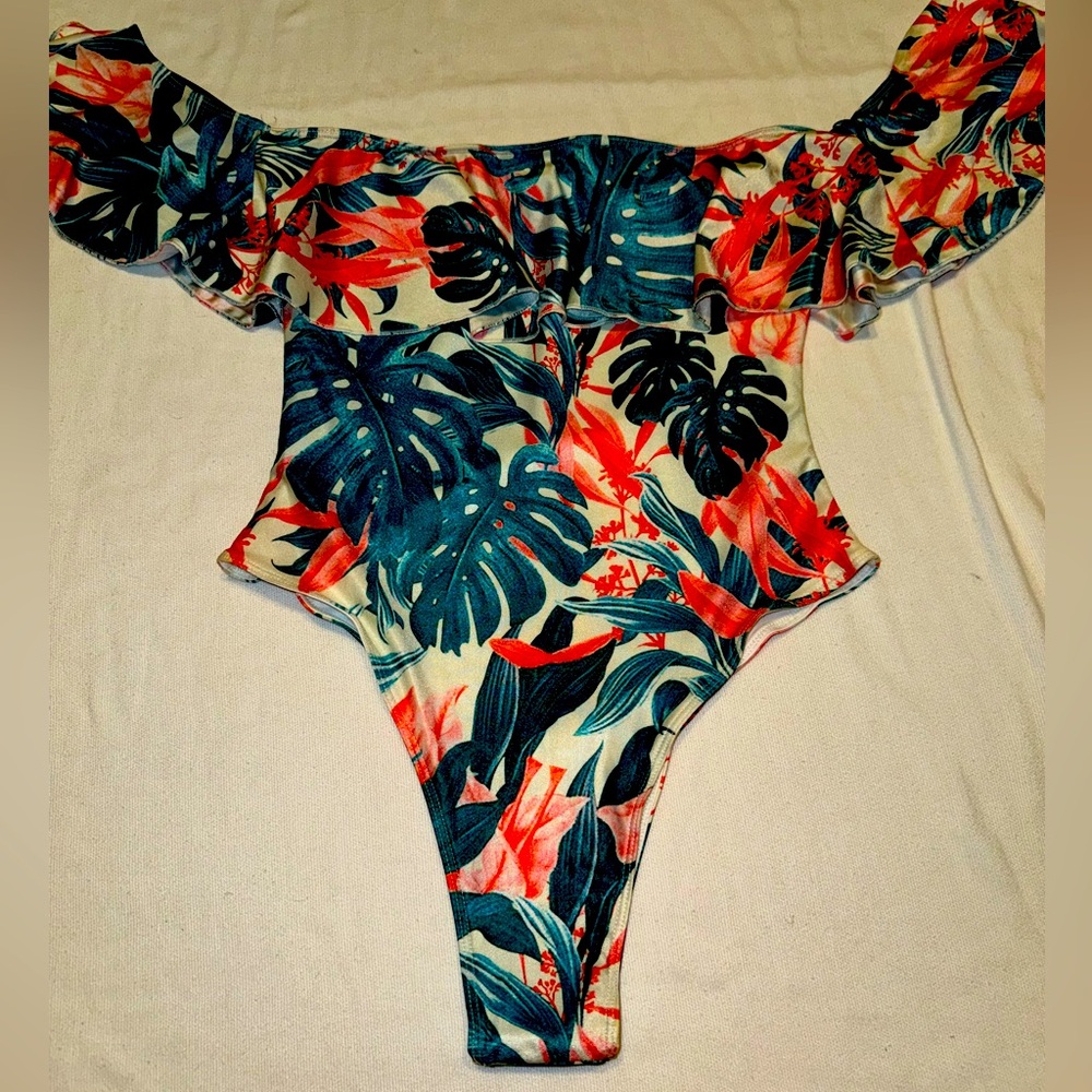 Bathing suit - NEW
